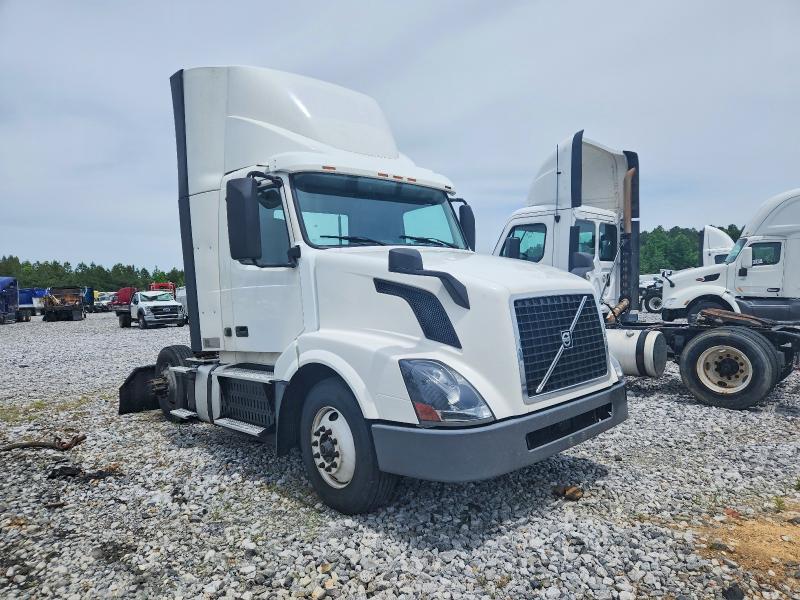 Aukcja sprzedaży 2017 Volvo Vnl, vin: 4V4N39TGXHN988143, numer aukcji: 77500235