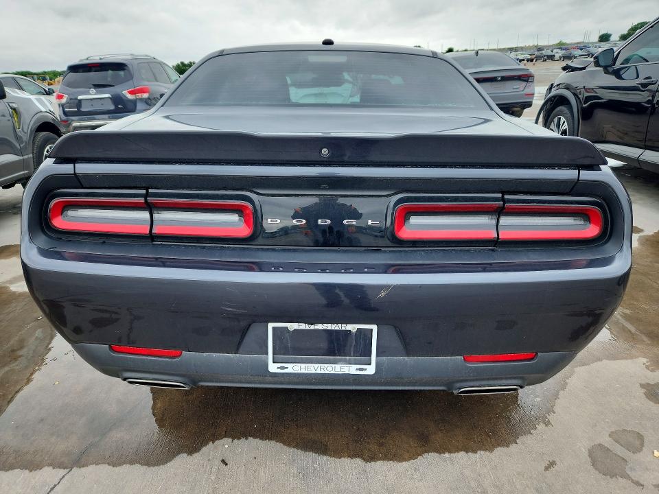 50677286 :رقم المزاد ، 2C3CDZAG9JH152989 vin ، 2018 Dodge Challenger مزاد بيع