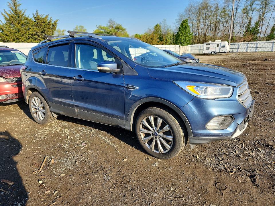 48544946 :رقم المزاد ، 1FMCU9J92JUA66963 vin ، 2018 Ford Escape مزاد بيع