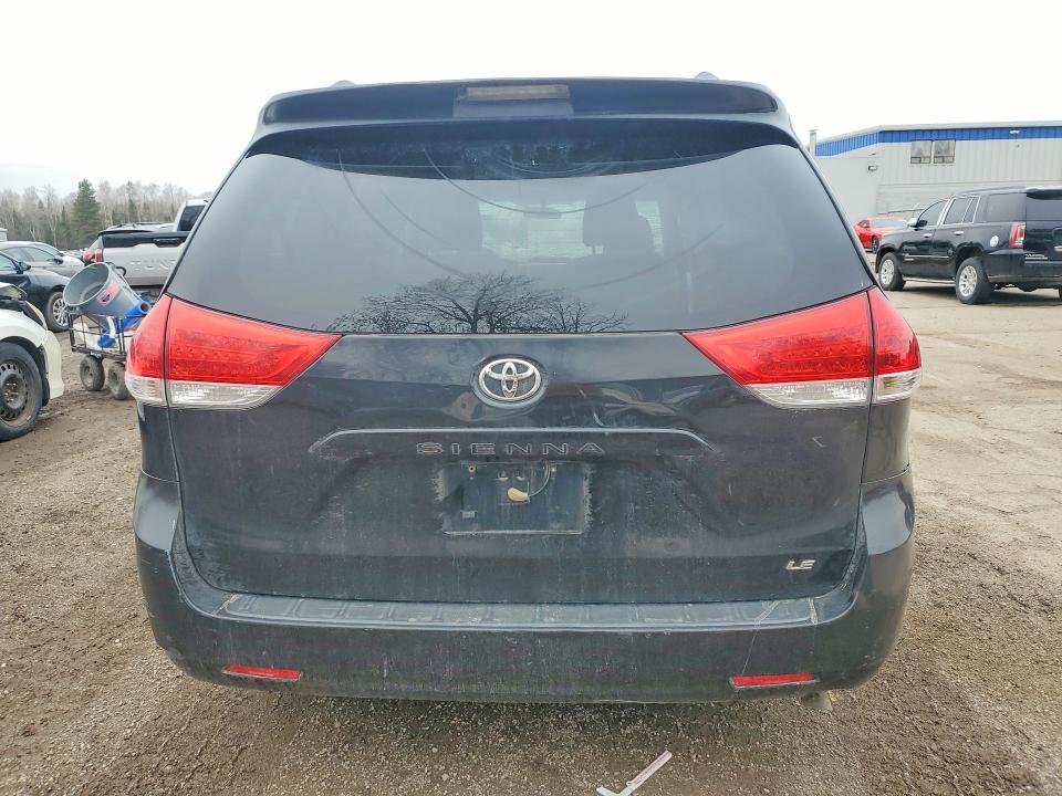 48579206 :رقم المزاد ، 5TDKA3DC6DS017125 vin ، 2013 Toyota Truck/van Sienna Le مزاد بيع