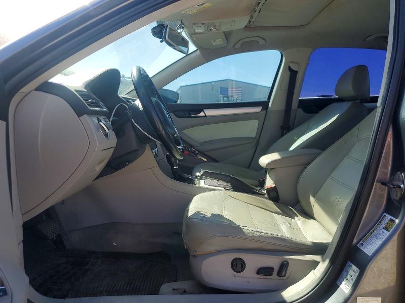 48691206 :رقم المزاد ، 1VWBH7A37CC073708 vin ، 2012 Volkswagen Passat مزاد بيع