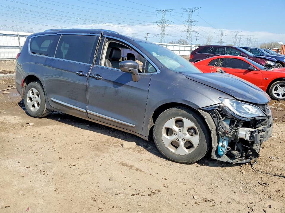49867256 :رقم المزاد ، 2C4RC1EG9HR528907 vin ، 2017 Chrysler Pacifica مزاد بيع