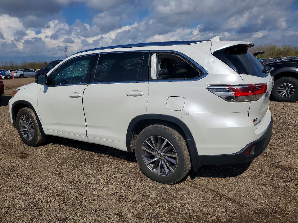 Продажа на аукционе авто 2018 Toyota Highlander, vin: 5TDJZRFH0JS525747, номер лота: 49946486