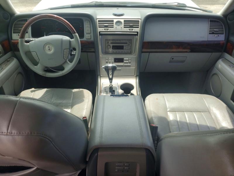 Продажа на аукционе авто 2005 Lincoln Navigator, vin: 5LMFU27585LJ18792, номер лота: 50897596