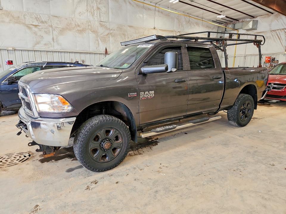 50972406 :رقم المزاد ، 3C6UR5CJ3FG673658 vin ، 2015 Ram 2500 مزاد بيع