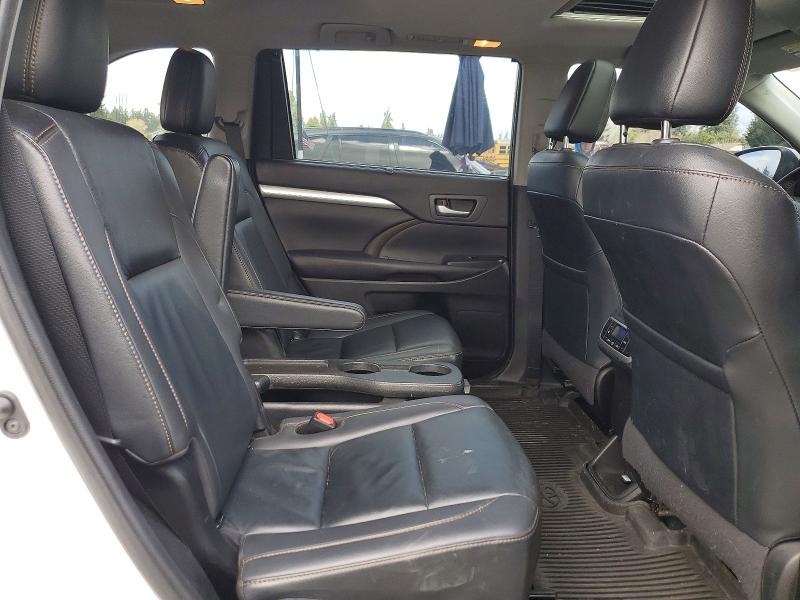 Продажа на аукционе авто 2019 Toyota Highlander, vin: 5TDJZRFH9KS620437, номер лота: 49014126