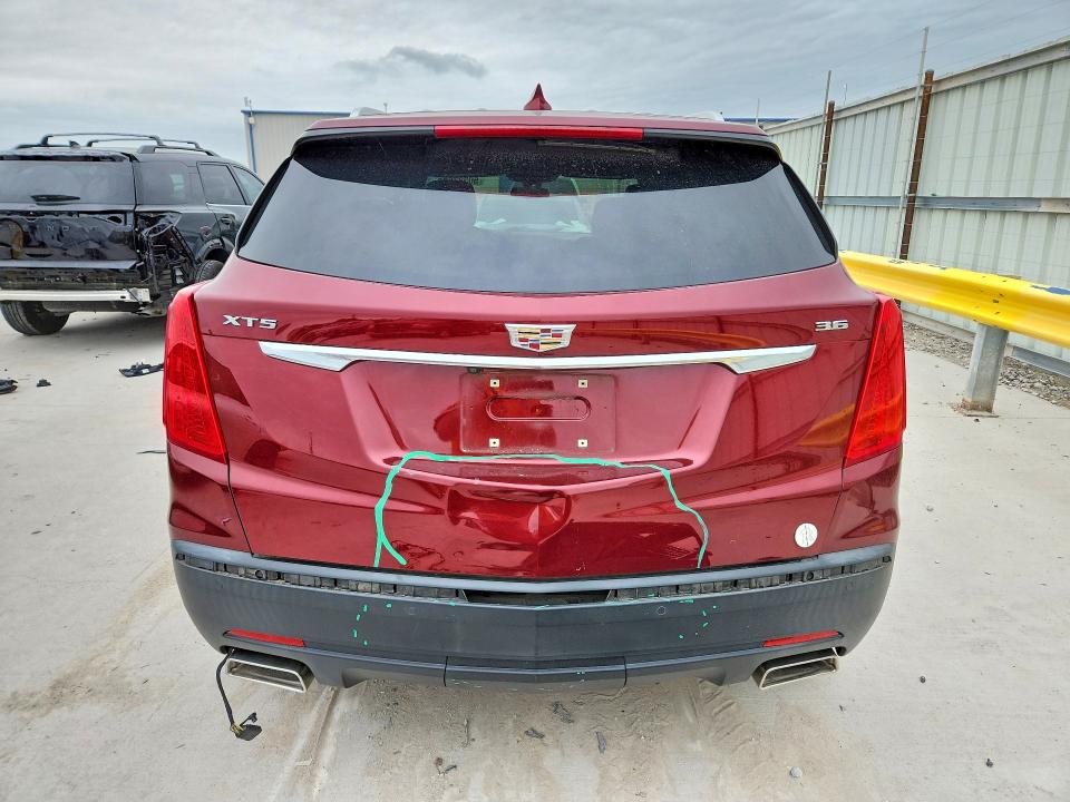 50587606 :رقم المزاد ، 1GYKNCRS7JZ197918 vin ، 2018 Cadillac Xt5 مزاد بيع