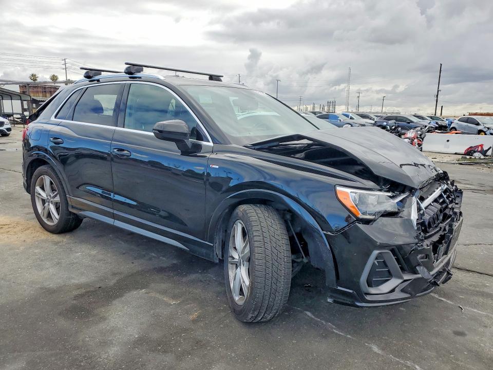 49763916 :رقم المزاد ، WA1DECF39L1024814 vin ، 2020 Audi Q3 مزاد بيع