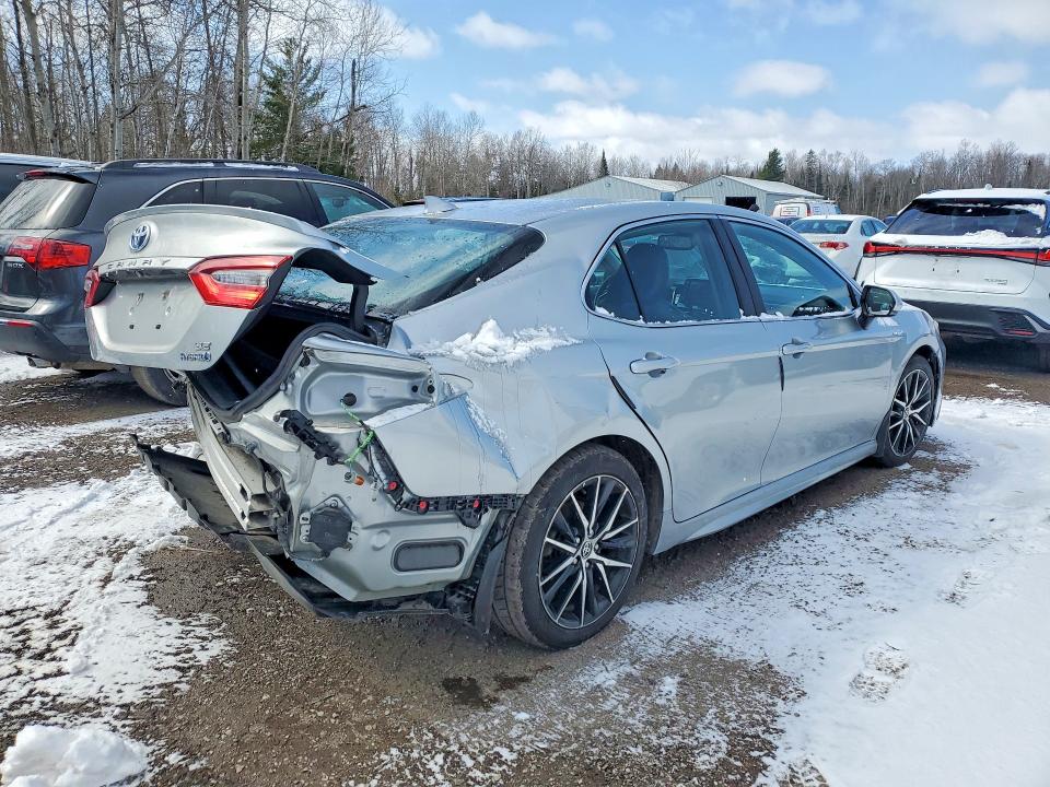 48465386 :رقم المزاد ، 4T1B21HK7MU015281 vin ، 2021 Toyota Camry مزاد بيع