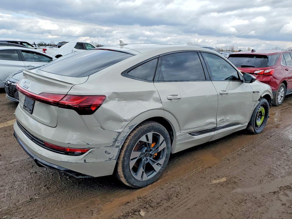 2022 Audi E-tron მანქანა იყიდება აუქციონზე, vin: WA13AAGE2NB010259, აუქციონის ნომერი: 49649566