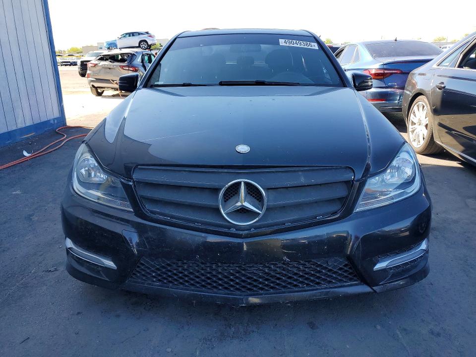 2013 Mercedes-benz C მანქანა იყიდება აუქციონზე, vin: WDDGF4HB2DR285172, აუქციონის ნომერი: 49049386