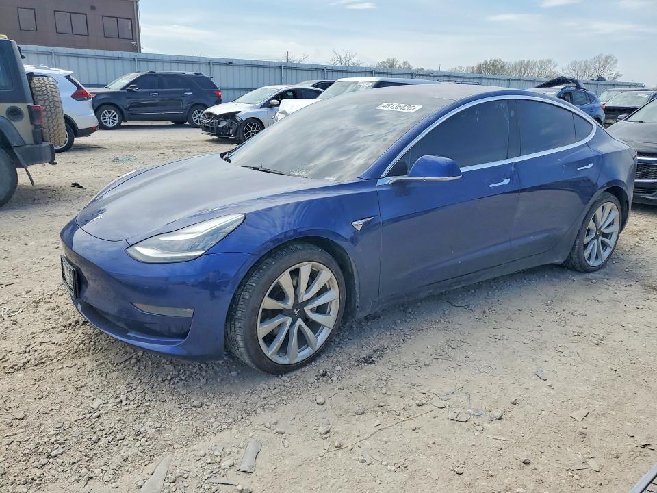 48136426 :رقم المزاد ، 5YJ3E1EB8JF185416 vin ، 2018 Tesla Model 3 مزاد بيع