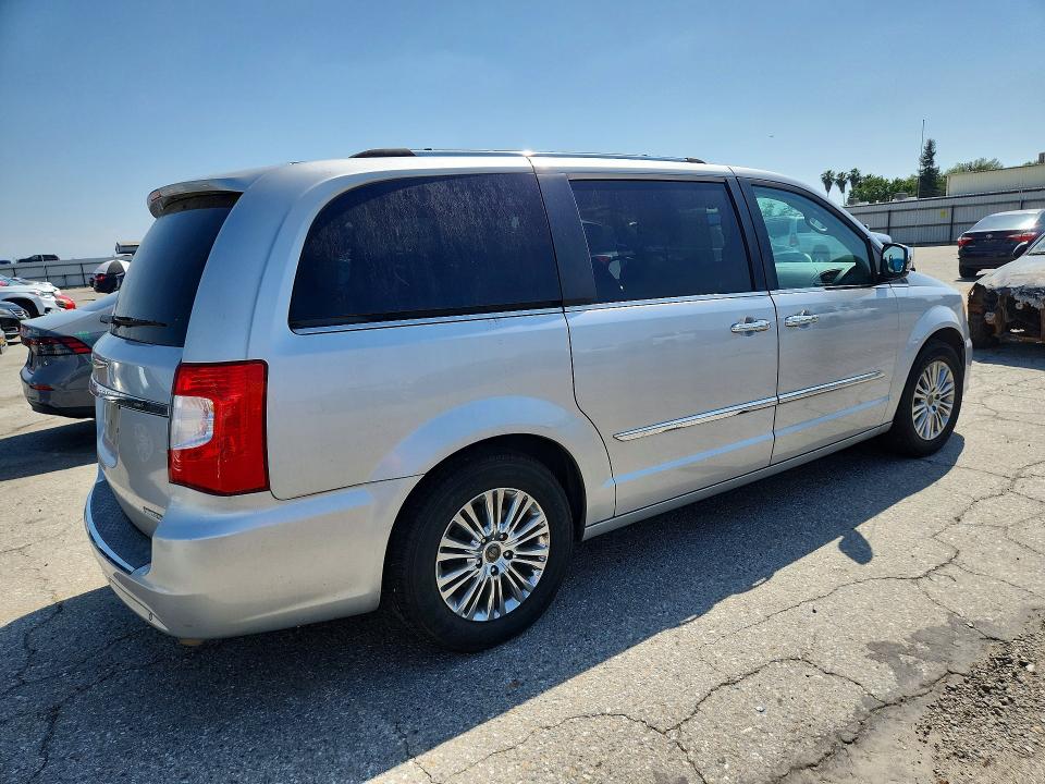 51036066 :رقم المزاد ، 2A4RR6DG1BR610838 vin ، 2011 Chrysler Town & Country مزاد بيع
