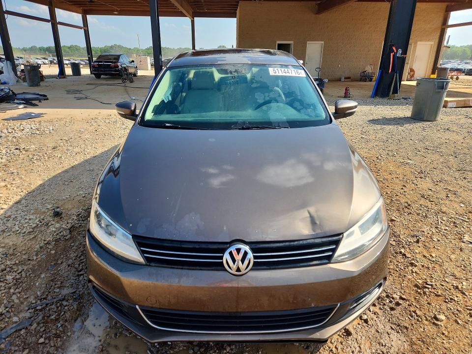 51144716 :رقم المزاد ، 3VWLL7AJ0EM432402 vin ، 2014 Volkswagen Jetta مزاد بيع