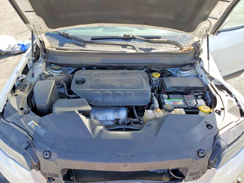52025846 :رقم المزاد ، 1C4PJLCB7LD614972 vin ، 2020 Jeep Cherokee مزاد بيع