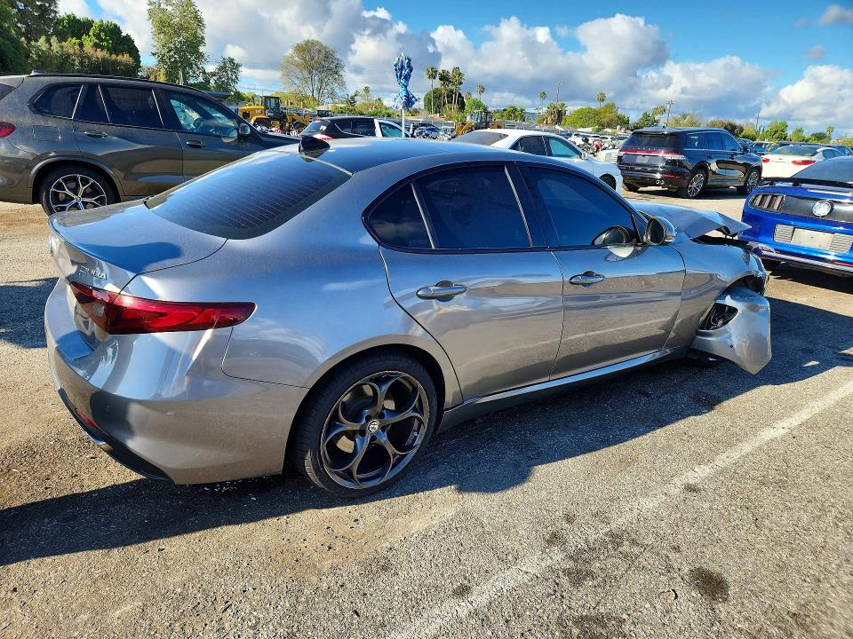 Aukcja sprzedaży 2018 Alfa Romeo Giulia, vin: ZARFAECN2J7583021, numer aukcji: 49105626