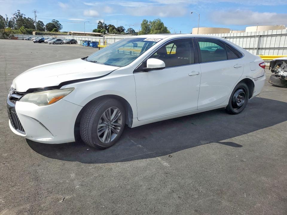 2017 Toyota Camry მანქანა იყიდება აუქციონზე, vin: 4T1BF1FK0HU326984, აუქციონის ნომერი: 48117546