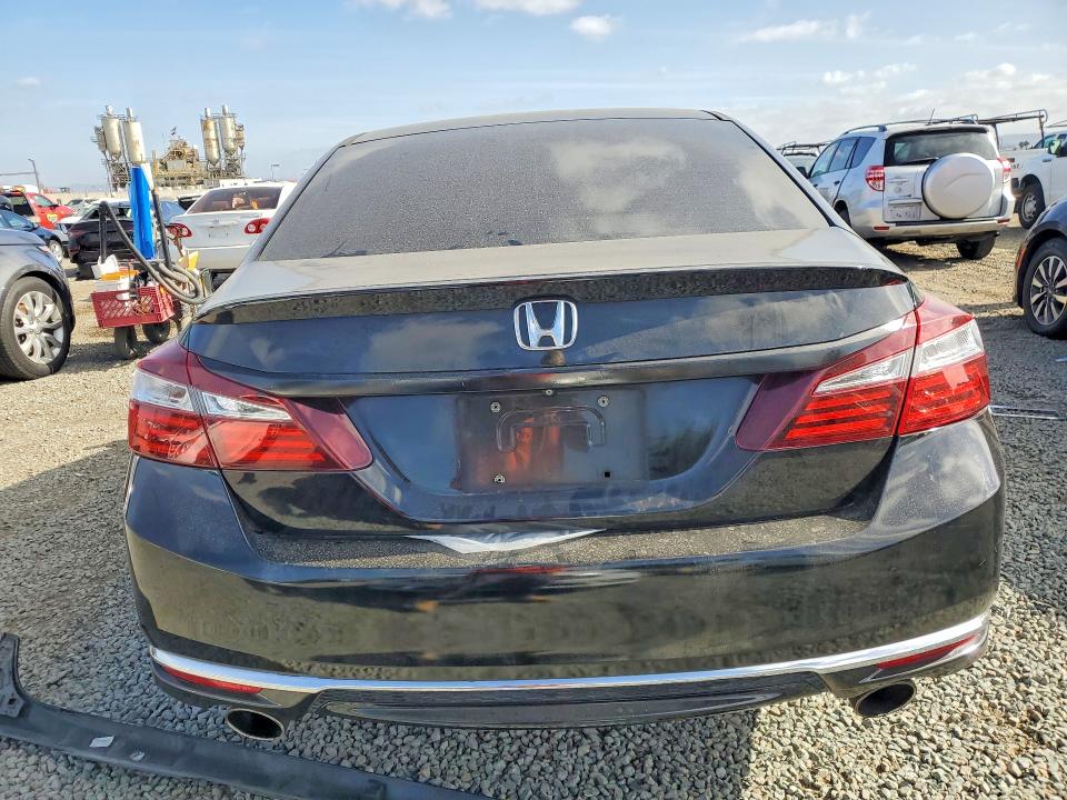 Продажа на аукционе авто 2017 Honda Accord, vin: 1HGCR2F59HA174366, номер лота: 51378076