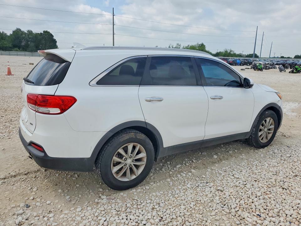 51022586 :رقم المزاد ، 5XYPG4A34HG226770 vin ، 2017 Kia Sorento مزاد بيع