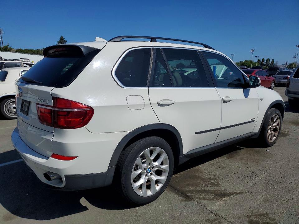 51589626 :رقم المزاد ، 5UXZV4C52D0E10880 vin ، 2013 Bmw X5 مزاد بيع