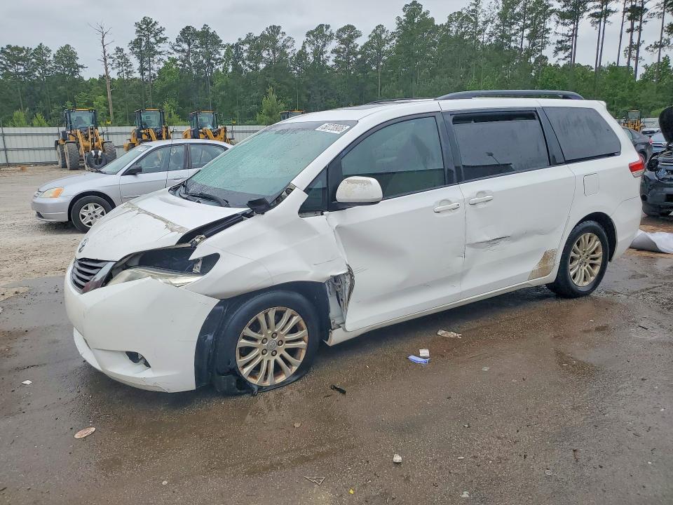 50720906 :رقم المزاد ، 5TDYK3DC4ES503182 vin ، 2014 Toyota Sienna مزاد بيع