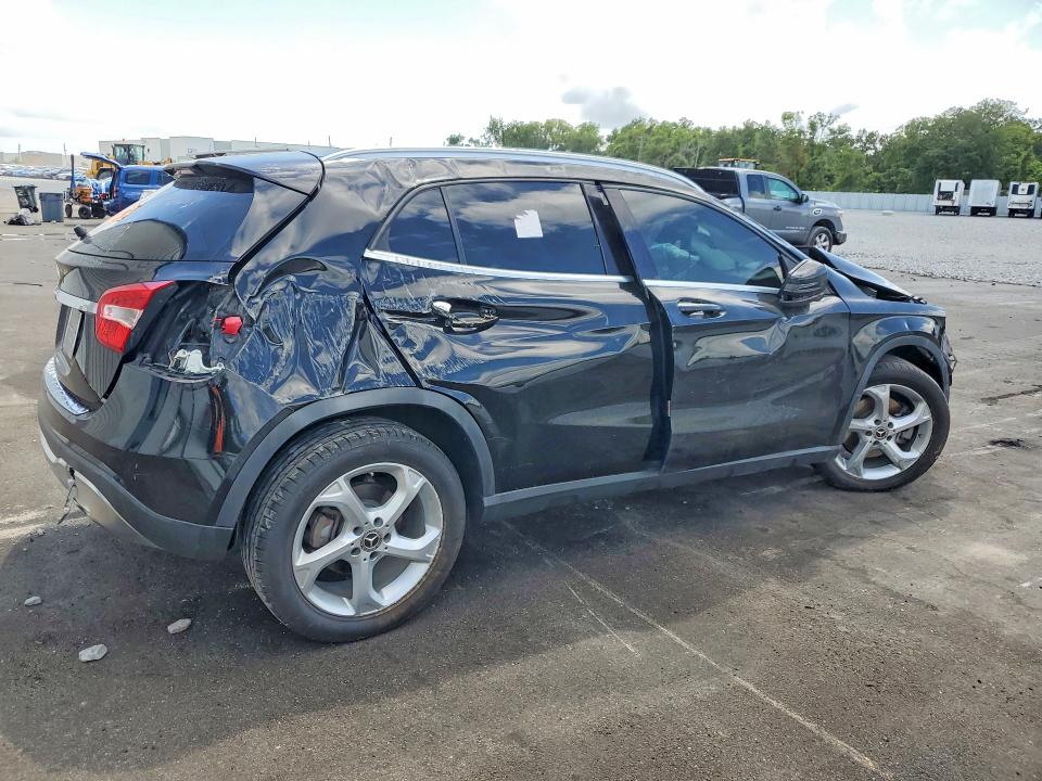 50152486 :رقم المزاد ، WDCTG4EB0JJ515385 vin ، 2018 Mercedes-benz Gla مزاد بيع