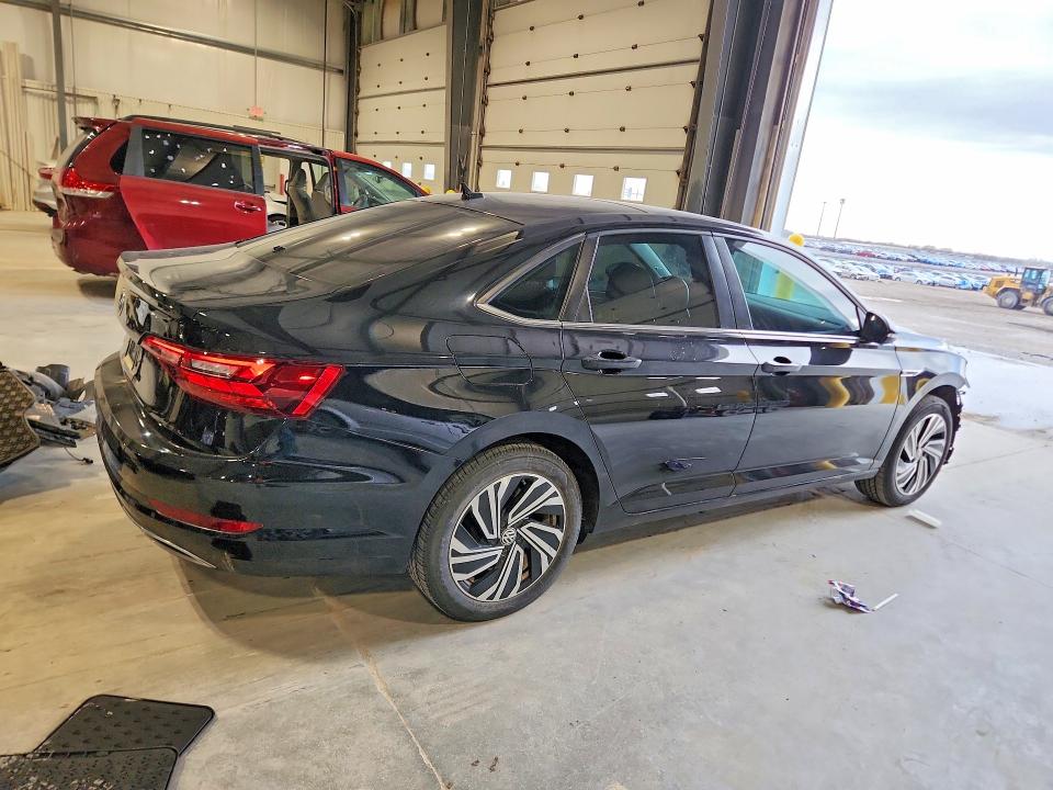 48762196 :رقم المزاد ، 3VWG57BU4MM093369 vin ، 2021 Volkswagen Jetta مزاد بيع