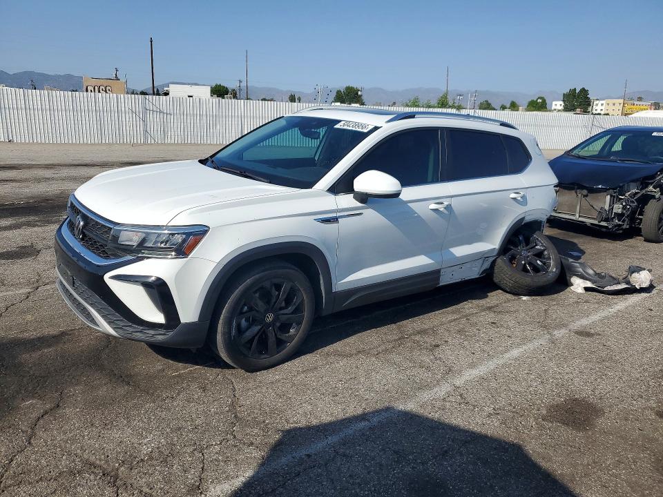 50438956 :رقم المزاد ، 3VVNX7B20PM323658 vin ، 2023 Volkswagen Taos مزاد بيع