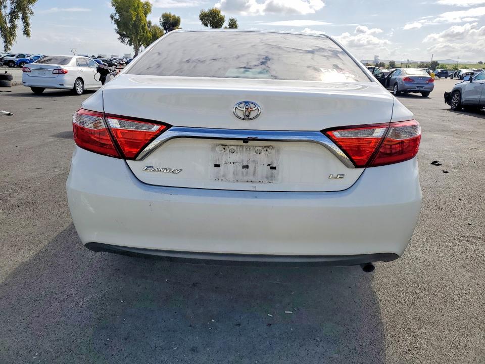 51380826 :رقم المزاد ، 4T4BF1FK3GR522633 vin ، 2016 Toyota Camry مزاد بيع