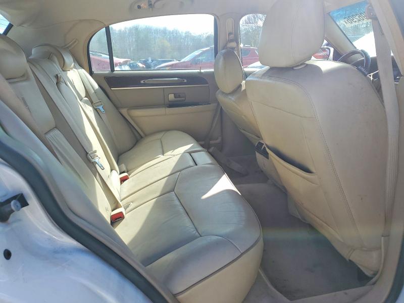 2006 Lincoln Town Car მანქანა იყიდება აუქციონზე, vin: 1LNHM83W56Y635906, აუქციონის ნომერი: 50696296