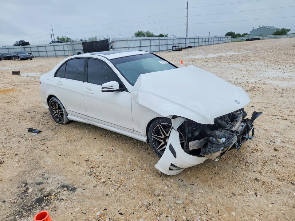 Продаж на аукціоні авто 2013 Mercedes-benz C, vin: WDDGF4HB6DA828912, номер лоту: 50592646