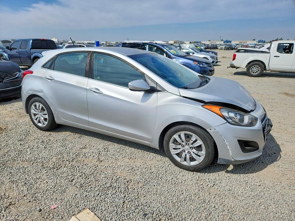 Продажа на аукционе авто 2017 Hyundai Elantra Gt, vin: KMHD35LH3HU361777, номер лота: 49446546