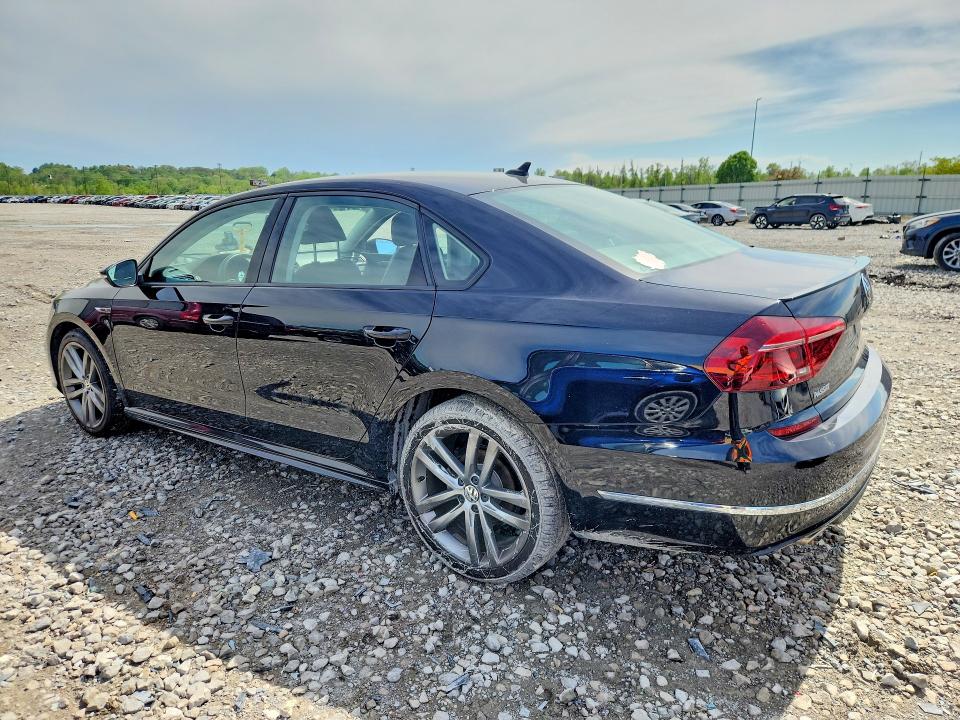 Продажа на аукционе авто 2018 Volkswagen Passat, vin: 1VWAA7A33JC009890, номер лота: 49893256