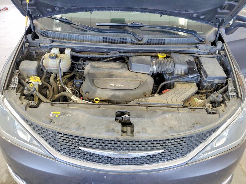 49096726 :رقم المزاد ، 2C4RC1BG6HR654338 vin ، 2017 Chrysler Pacifica مزاد بيع