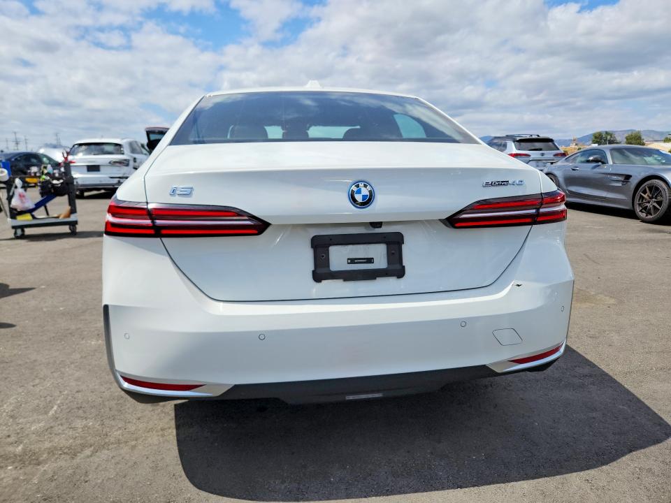 51622646 :رقم المزاد ، WBY33FK00RCR94177 vin ، 2024 Bmw I5 مزاد بيع