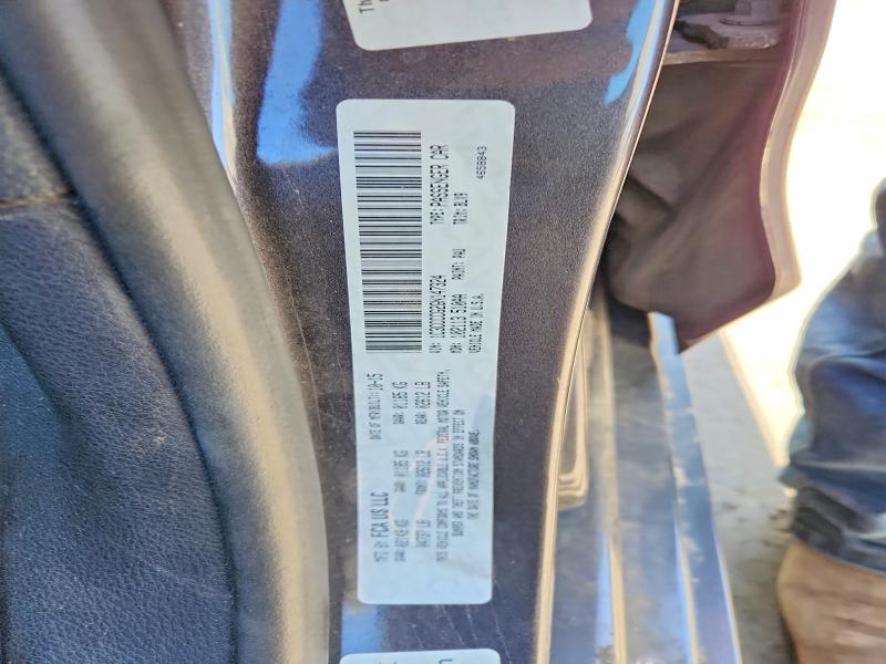 51028856 :رقم المزاد ، 1C3CCCCG2GN147324 vin ، 2016 Chrysler 200 مزاد بيع