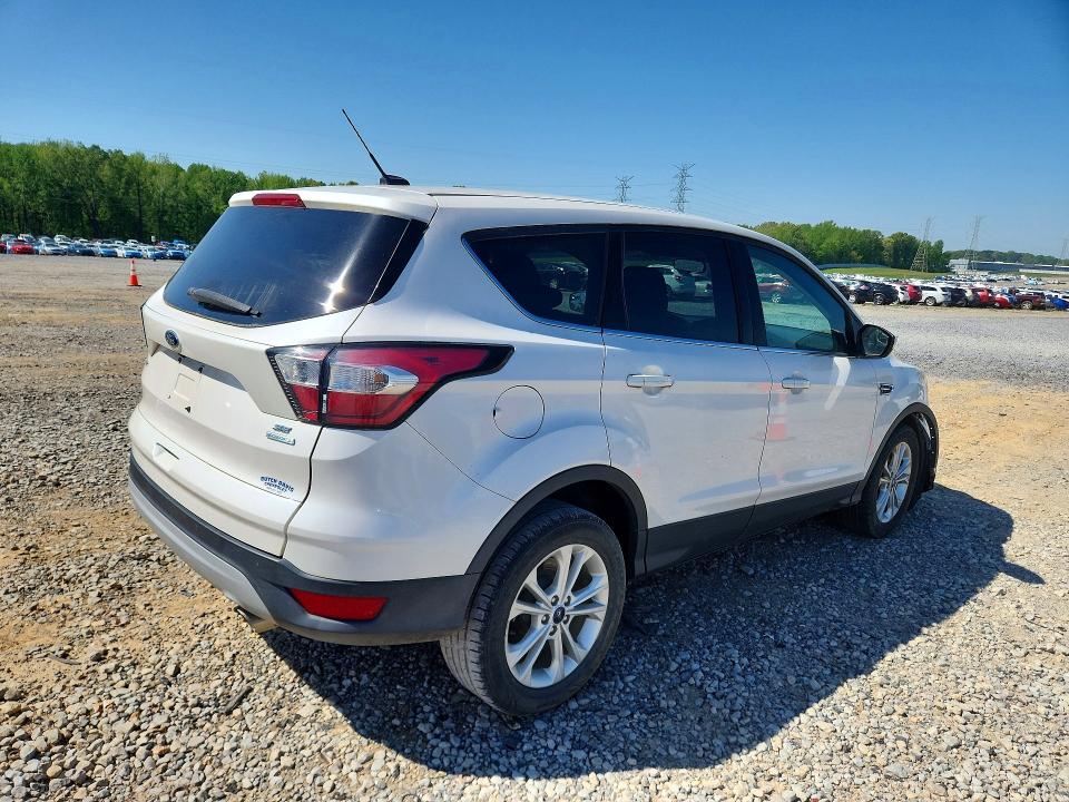 2017 Ford Escape მანქანა იყიდება აუქციონზე, vin: 1FMCU0GD9HUE38641, აუქციონის ნომერი: 47645816