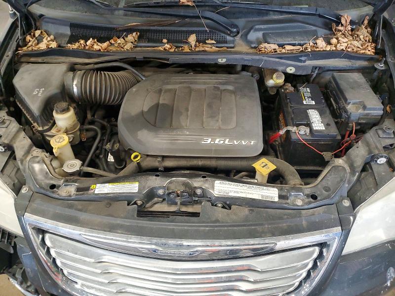 49757996 :رقم المزاد ، 2A4RR8DG6BR656404 vin ، 2011 Chrysler Town & Country مزاد بيع