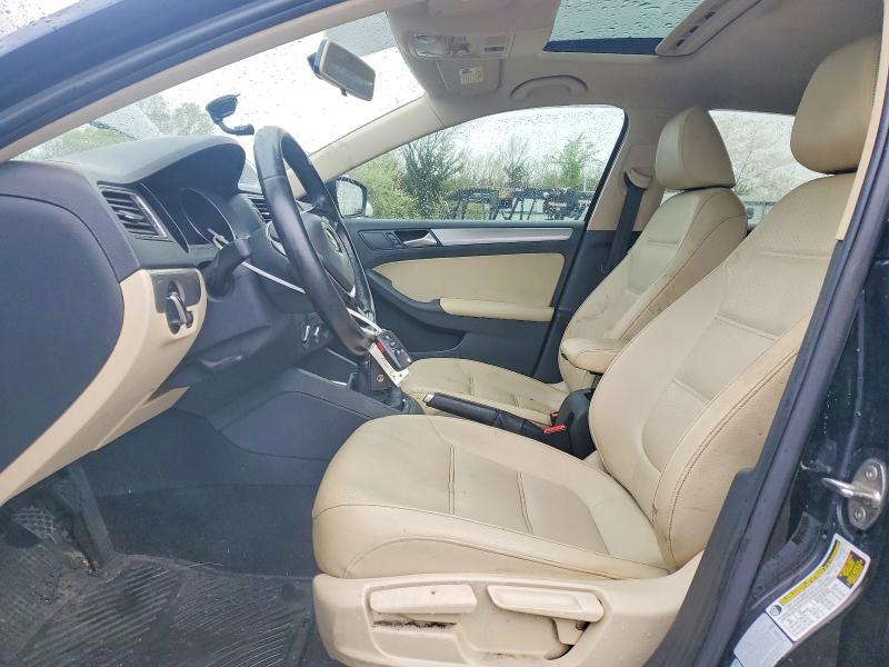 50611396 :رقم المزاد ، 3VWB67AJ6HM342808 vin ، 2017 Volkswagen Jetta مزاد بيع