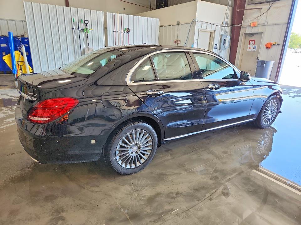 50504896 :رقم المزاد ، 55SWF4KB5FU017240 vin ، 2015 Mercedes-benz C مزاد بيع