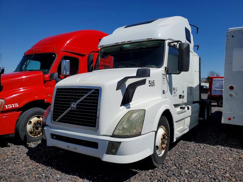 2013 Volvo Vnl მანქანა იყიდება აუქციონზე, vin: 4V4NC9EG0DN139775, აუქციონის ნომერი: 48154766
