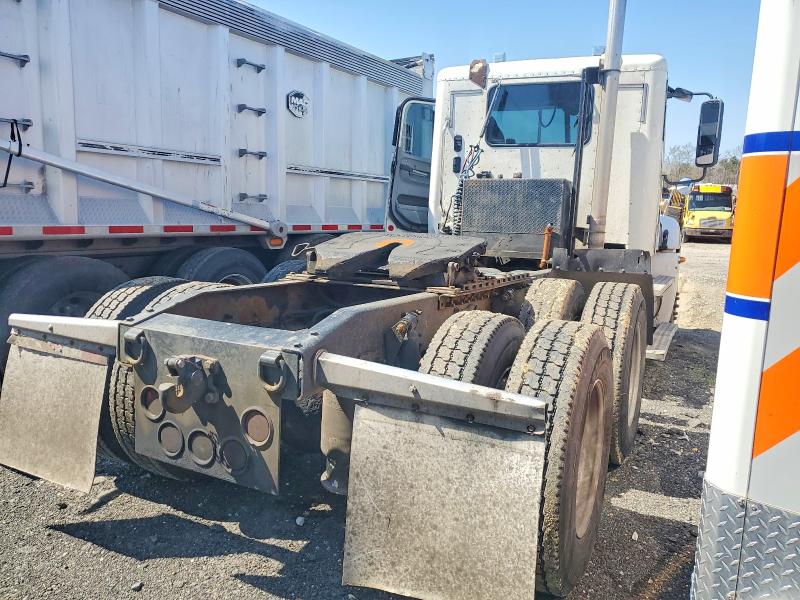 2005 Freightliner Conventional მანქანა იყიდება აუქციონზე, vin: 1FUJA6DE65PU48910, აუქციონის ნომერი: 48392366