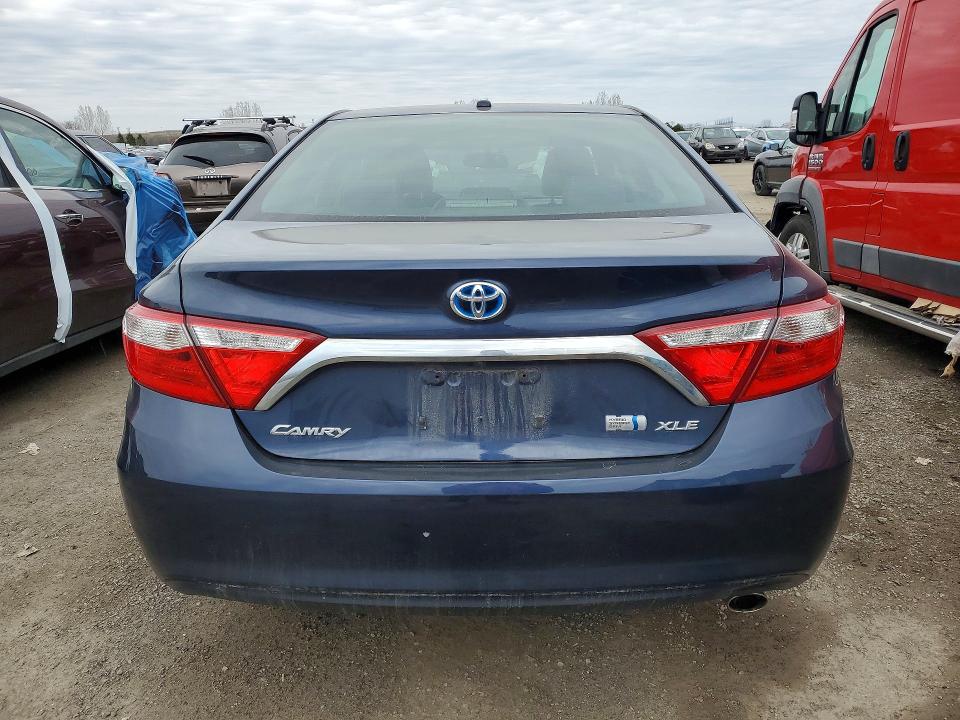 2015 Toyota Camry Hybrid მანქანა იყიდება აუქციონზე, vin: 4T1BD1FK9FU144056, აუქციონის ნომერი: 49010976