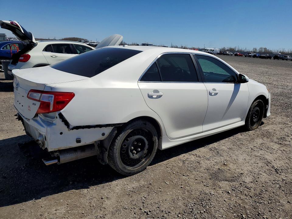 50920586 :رقم المزاد ، 4T1BF1FK0EU765338 vin ، 2014 Toyota Camry مزاد بيع