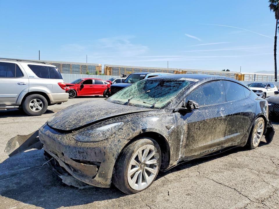 Продажа на аукционе авто 2023 Tesla Model 3, vin: 5YJ3E1EAXPF705244, номер лота: 49277726