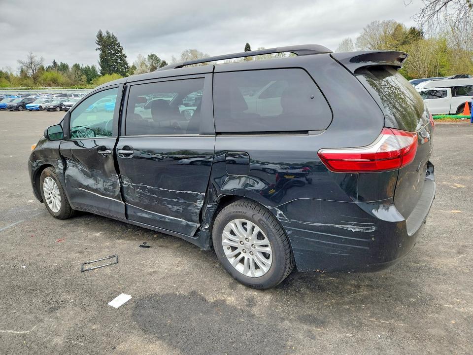 49164496 :رقم المزاد ، 5TDYZ3DC8HS898757 vin ، 2017 Toyota Sienna مزاد بيع