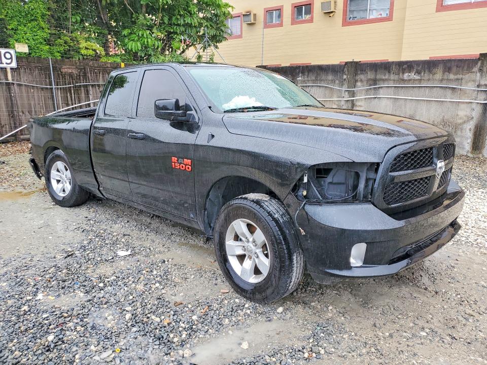 48563986 :رقم المزاد ، 1C6RR6FG4JS188569 vin ، 2018 Ram 1500 مزاد بيع