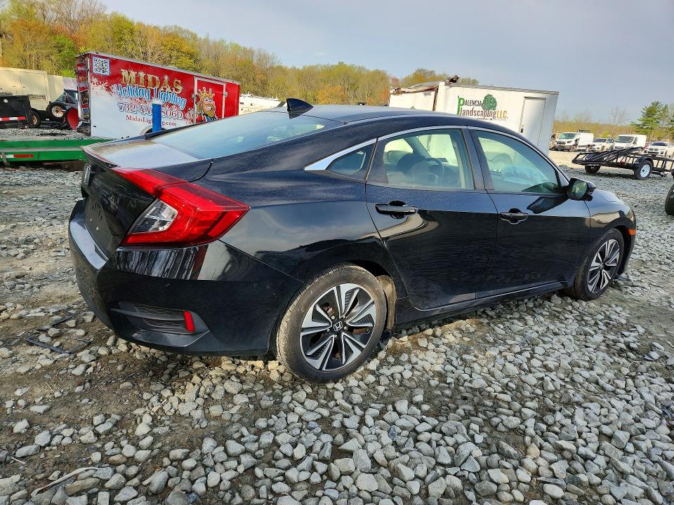 50014216 :رقم المزاد ، JHMFC1F39JX031604 vin ، 2018 Honda Civic مزاد بيع