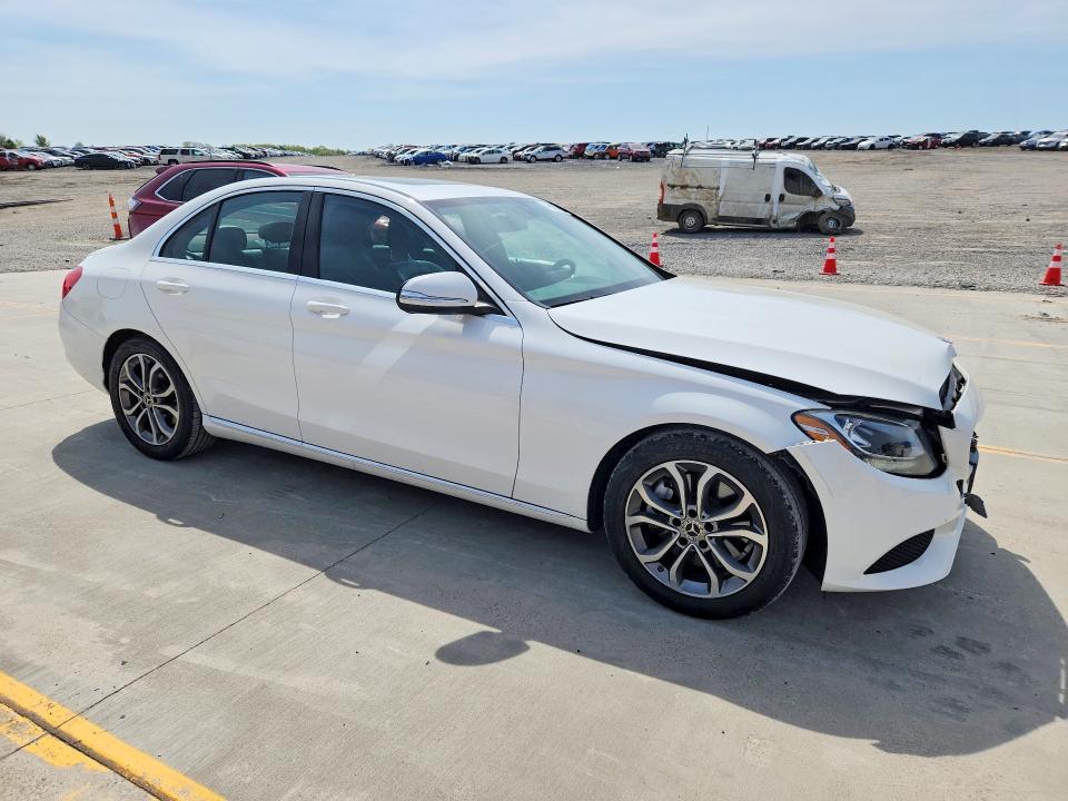 49605386 :رقم المزاد ، 55SWF4JB8JU236669 vin ، 2018 Mercedes-benz C مزاد بيع