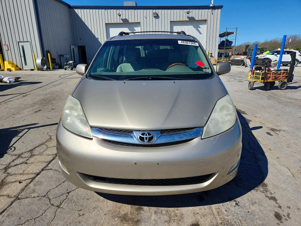 2010 Toyota Sienna მანქანა იყიდება აუქციონზე, vin: 5TDYK4CC5AS291345, აუქციონის ნომერი: 48301366